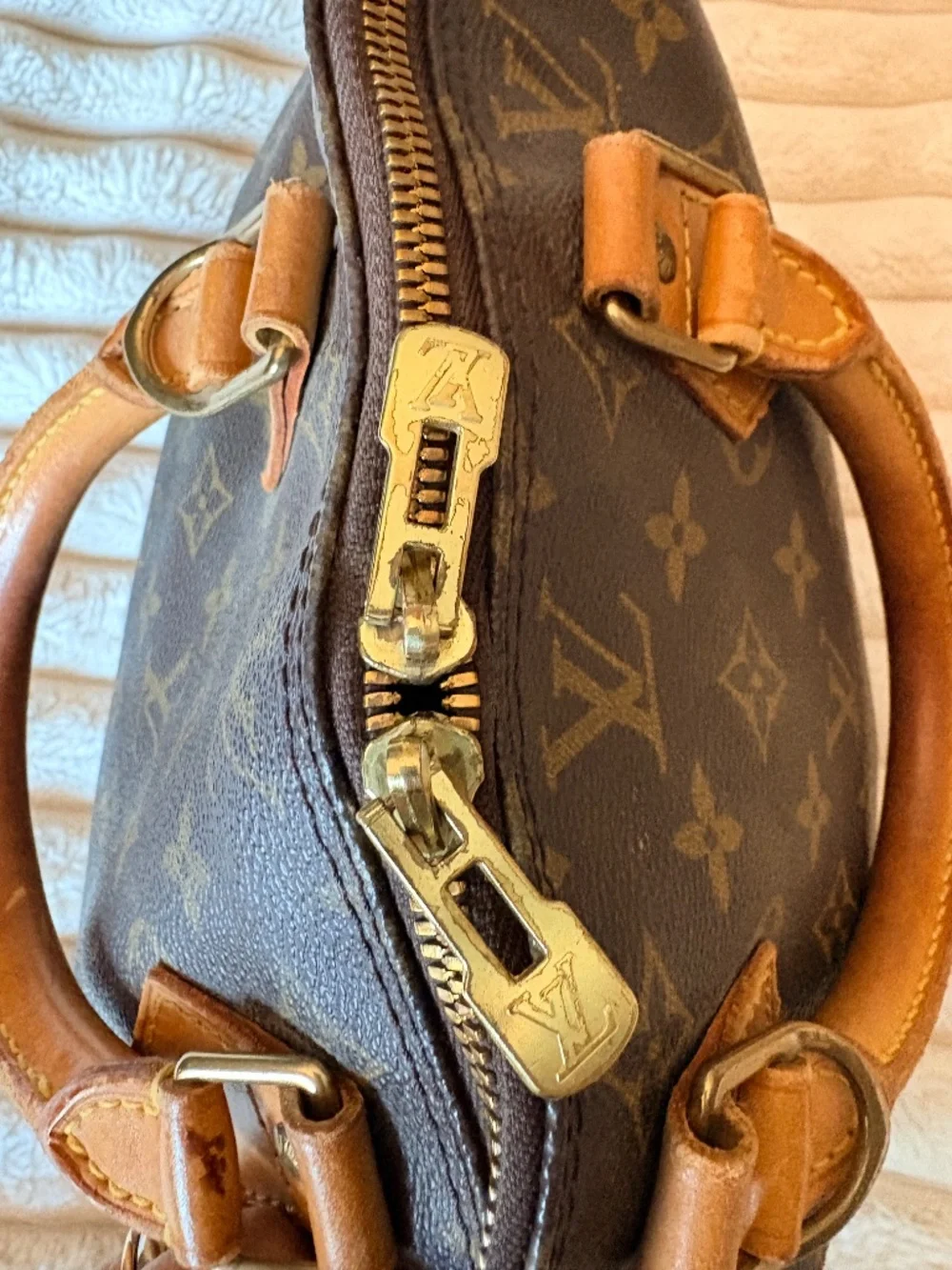 Authentic Louis Vuitton Vintage Alma PM Monogram Satchel 1994 Made in France